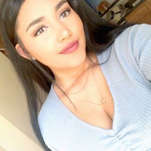 Meet your Posher, Riana